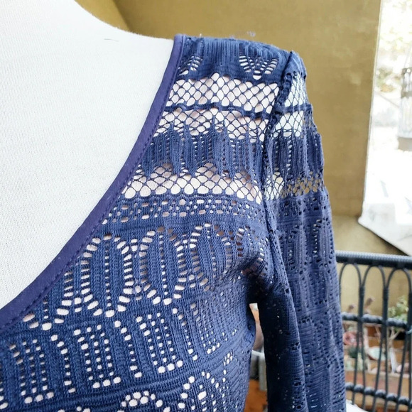 BCBG MaxAzria / Navy Lace / LS / Size Small - Picture 6 of 14